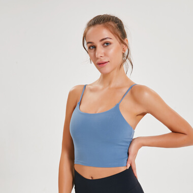 SPORTS & FITNESS TOPS
